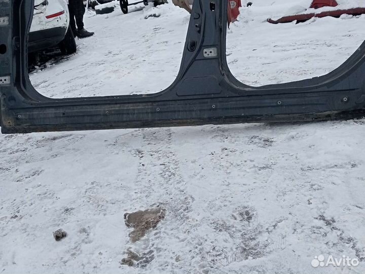 Пoрог левый Nissan Almera g15