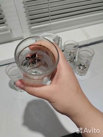 Кувшин со стаканами