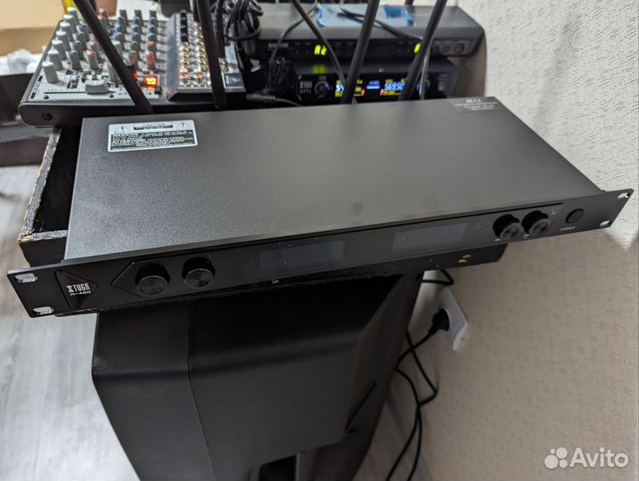 Радиосистема 4 микрофона