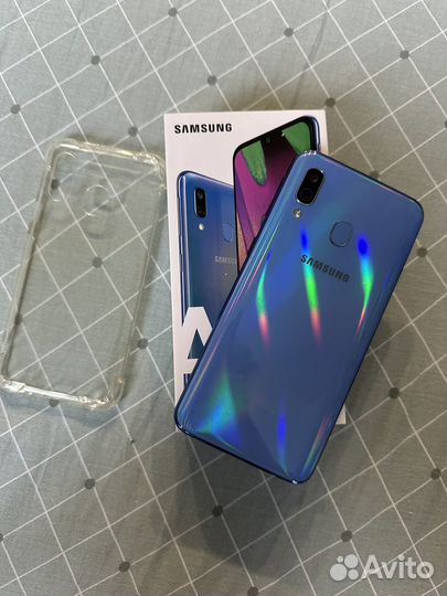 Samsung Galaxy A40, 4/64 ГБ