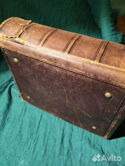 Старинный фотоальбом