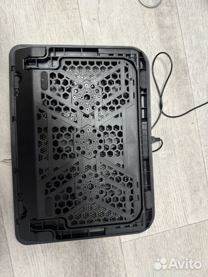 Подставка с охлаждением