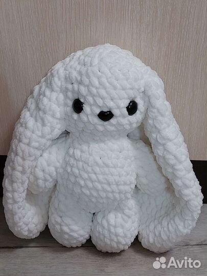 Вязаные игрушки зайка