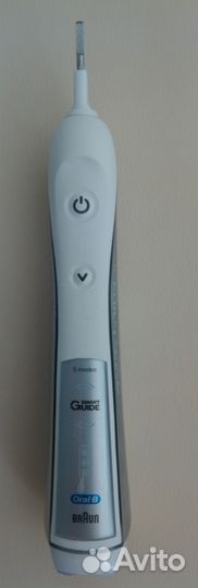 Электрическая зубная щетка с насадками