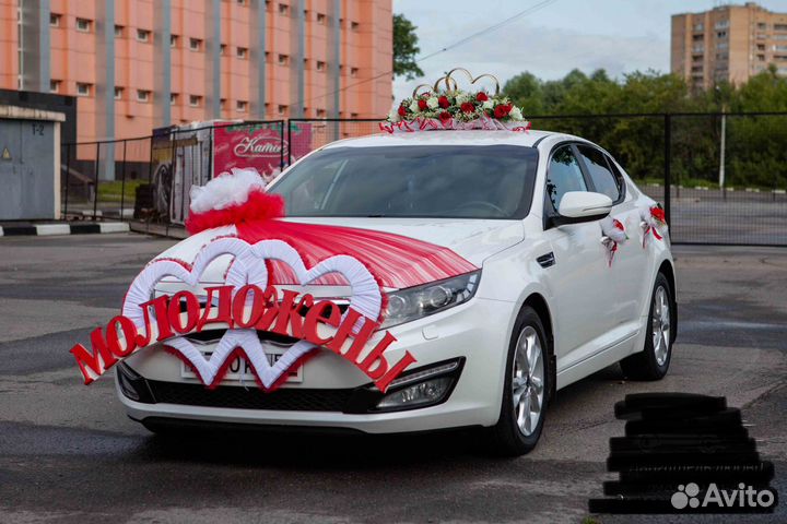 Красивый комплект свадебных украшений на машину