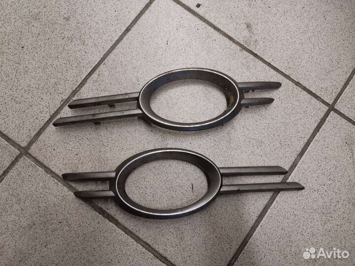 Молдинг решетки бампера Mercedes w211