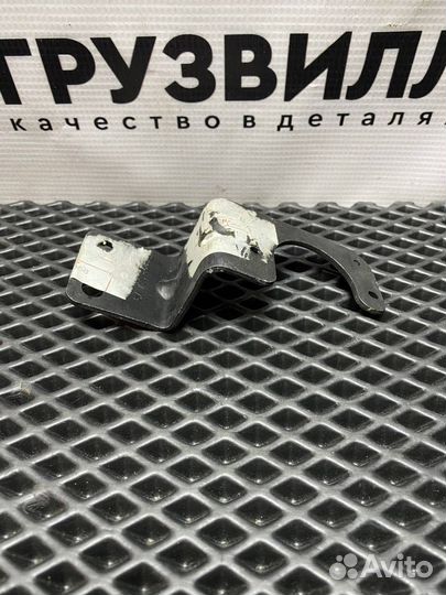 Крепление фары (кронштейн фары) Volvo FMX 82365479