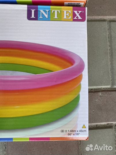 Надувной бассейн