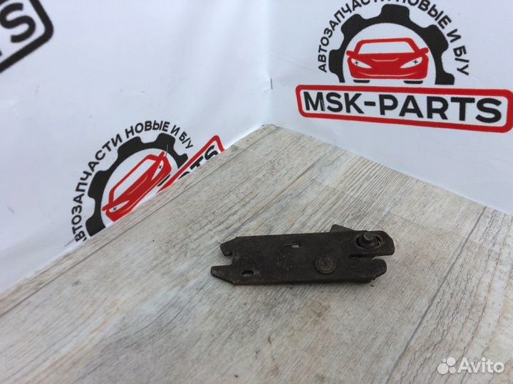 Механизм стояночного тормоза правый Ford Focus 1