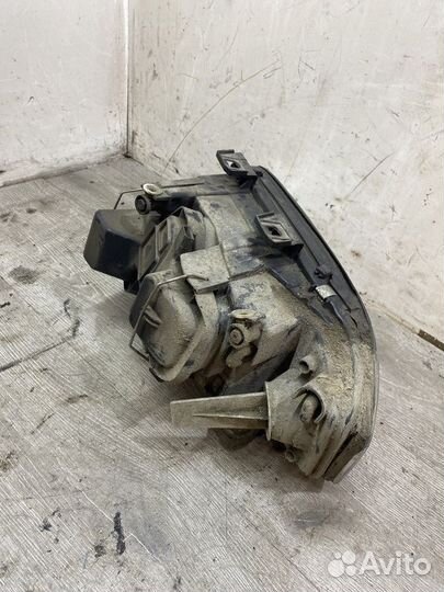 Фара правая Audi A6