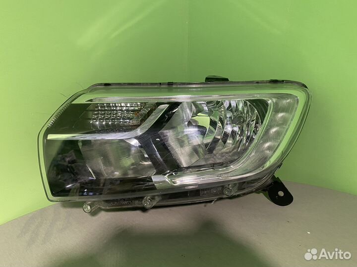 Фара левая Рено Логан Сандеро 2 рестайлинг 2018+