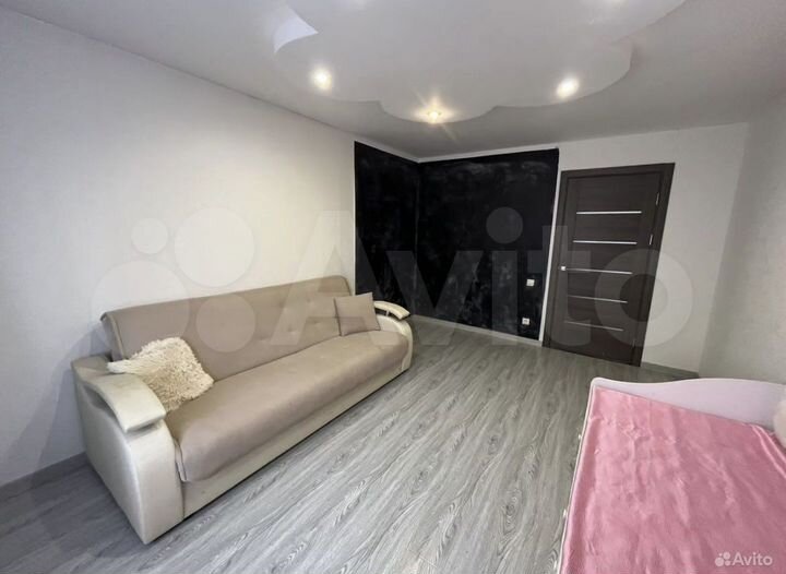 3-к. квартира, 90 м², 1/10 эт.