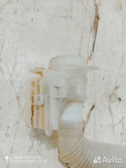 Заливная горловина бачка омывателя Volkswagen Golf