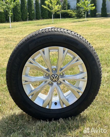 Новый Ориг.Комплект VW Tiguan R17 215/65 Michelin