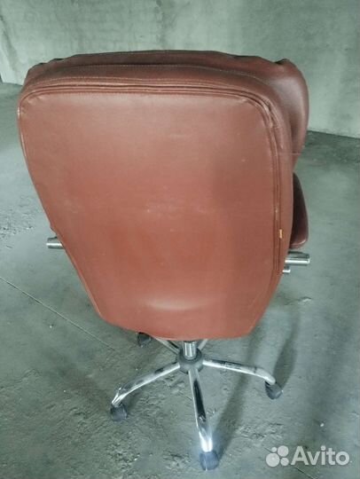 Кожаное кресло chairman 795