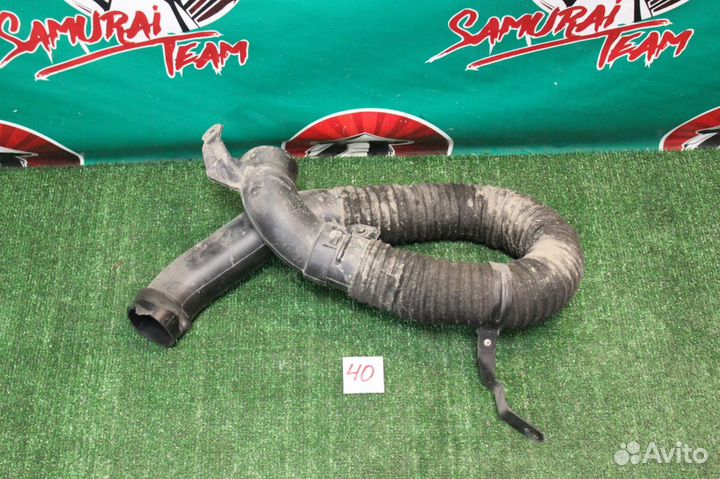 Патрубок воздушного фильтра Toyota Auris NZE151