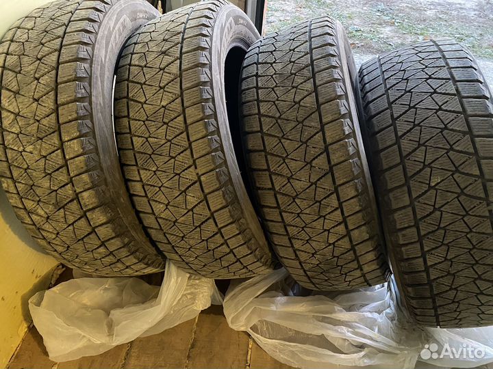 Bridgestone Blizzak DM-V2 225/55 R18