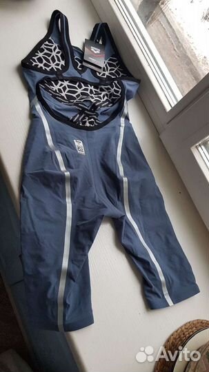 Гидрокостюм женский