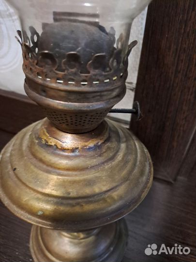 Старинная керосиновая лампа