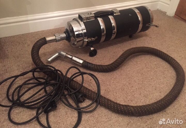 Винтажный английский пылесос