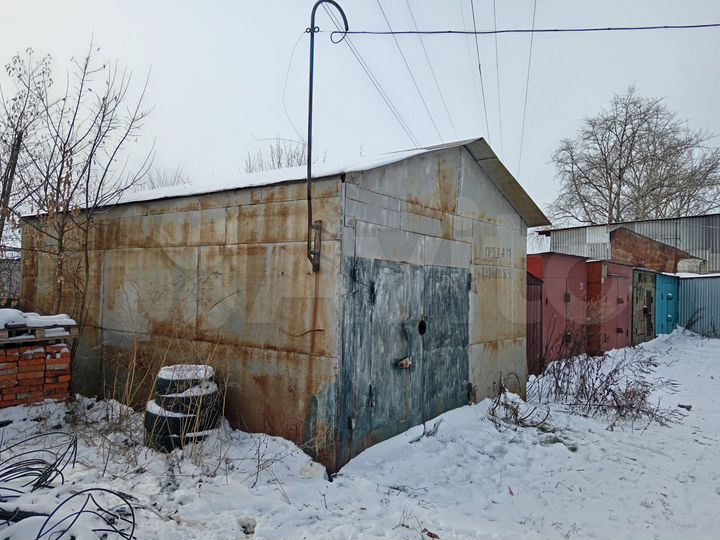 Гараж, > 30 м²