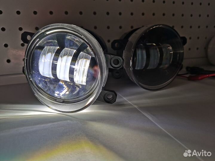 Противотуманки Toyota Avensis 60w со штекером H11