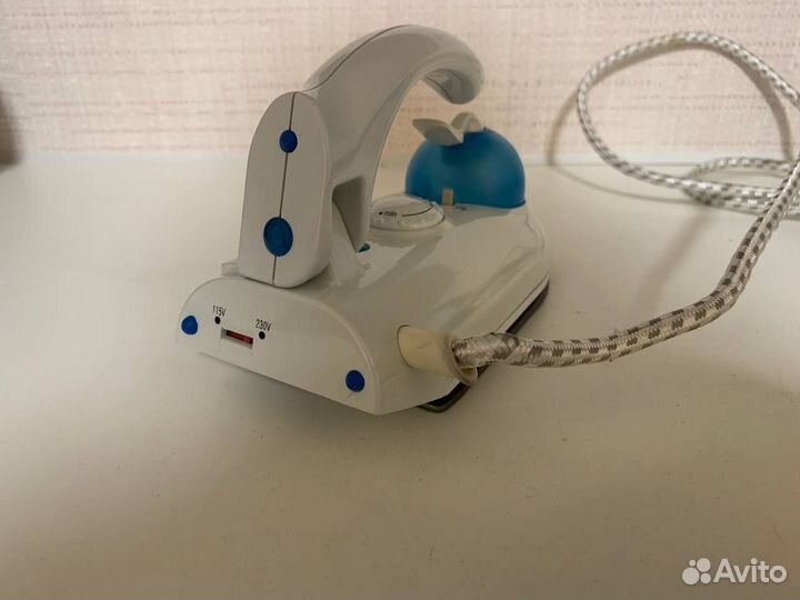 Дорожный складной мини утюг