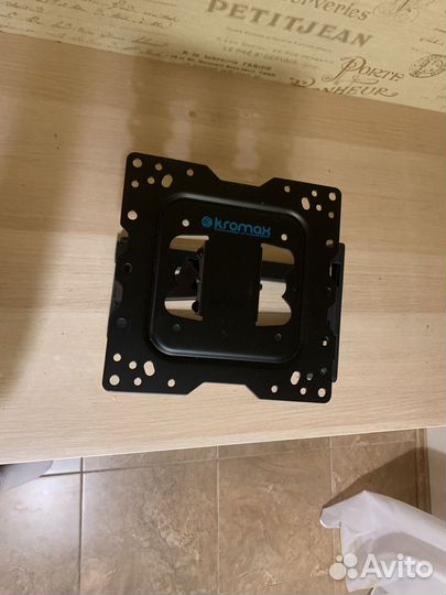 Кронштейн для телевизора