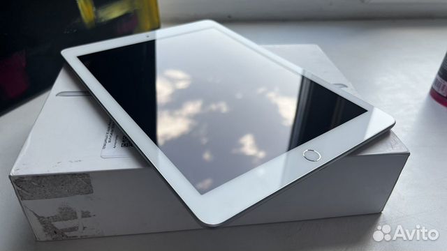 iPad 6 2018 32gb cellular как новый