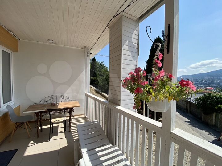 2-к. квартира, 45 м², 1/3 эт.