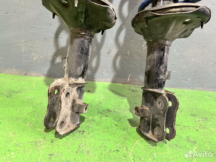 Стойки передние Hyndai Accent 2