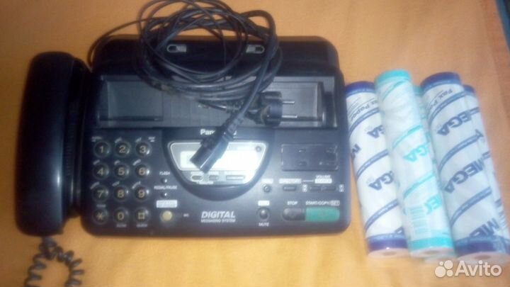 Факс Panasonic с запасом термобумаги