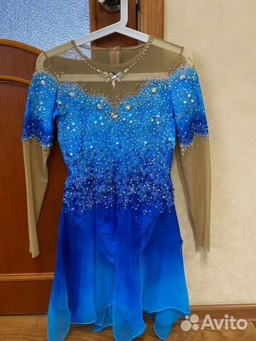 Платье для выступлений по фигурному катанию