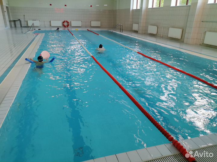 Детские и взрослые группы по плаванию