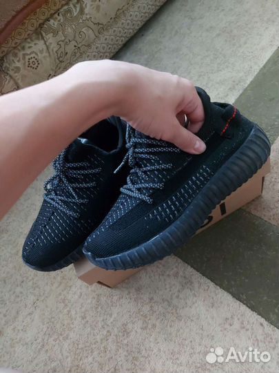 Кроссовки женские yeezy