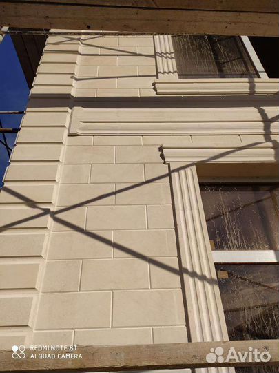 Облицовка фасада дагестанским камнем