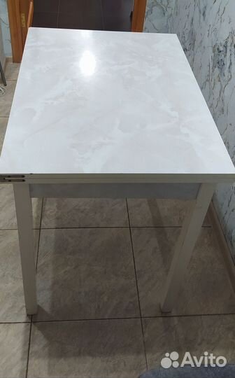 Кухонный стол