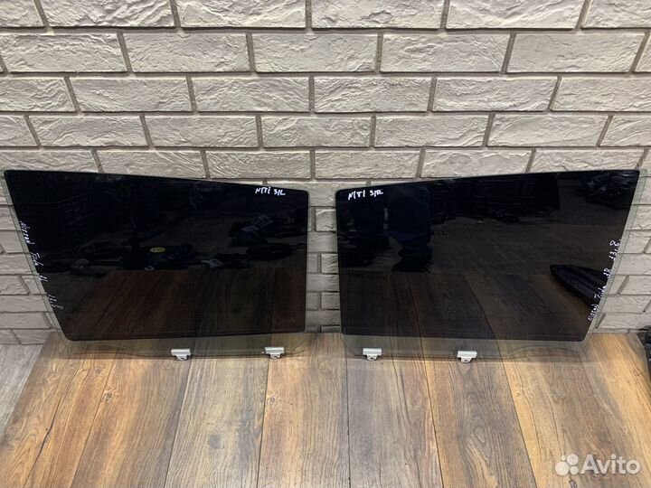 Nissan Tiida Стекло двери задней левой и правой