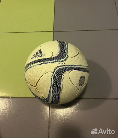 Футбольный мяч adidas argentum 2015