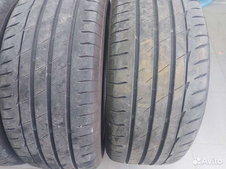 Bridgestone Potenza Adrenalin RE004 215/50 R17