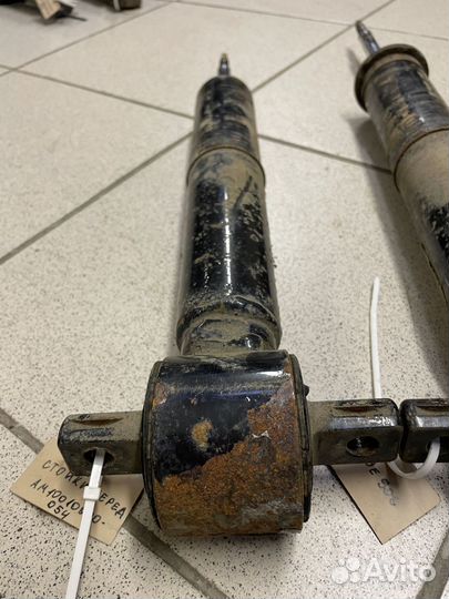 Стойки передние Cadillac Escalade GMT 900