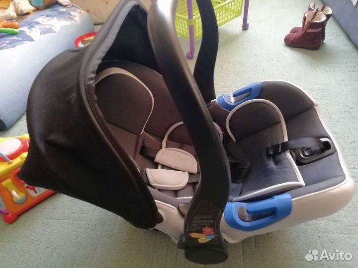 Детское автомобильное кресло люлька