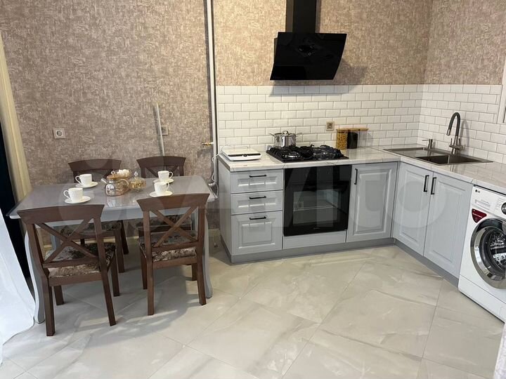 2-к. квартира, 60 м², 2/12 эт.