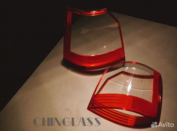 Стекло заднего фонаря Freelander 2 красный кант