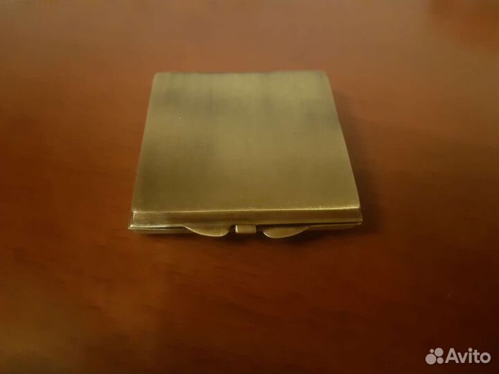 Зеркальце карманное