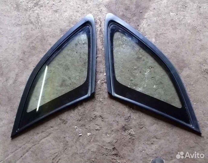 Стекло кузова заднее правое Mazda 323F BJ