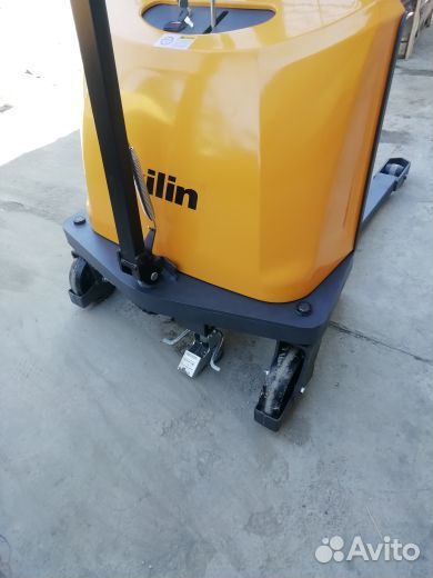 Штабелер с электроподъемом xilin 1,5т на 3,5м