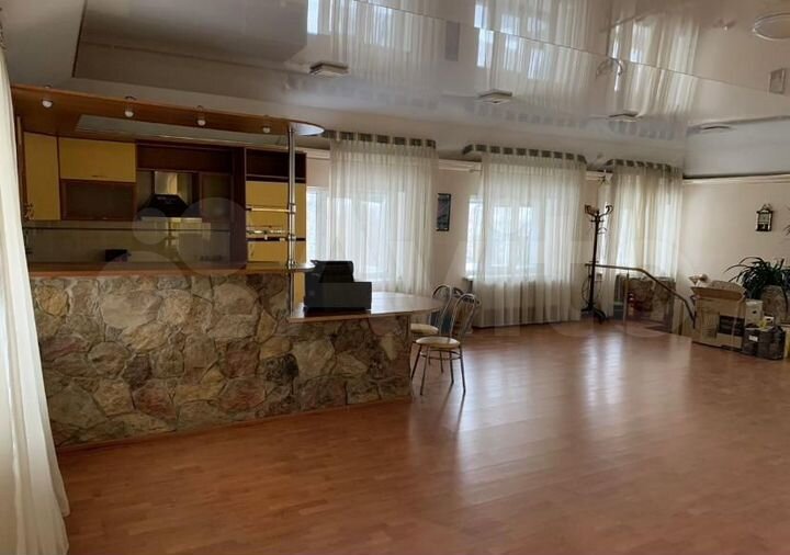 Машиностроителей, 21 Б