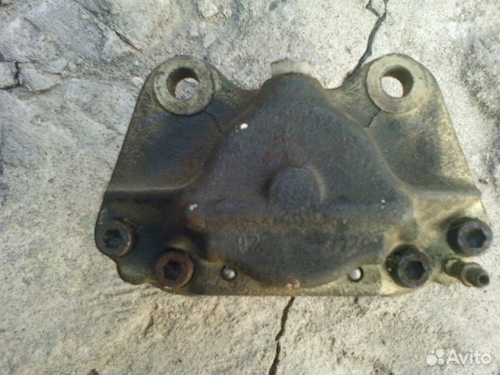 Суппорт передний на мерседес