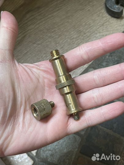 Палец латунный